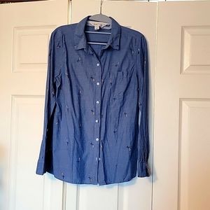Old Navy Parrot Button-Up Classic Shirt - M
